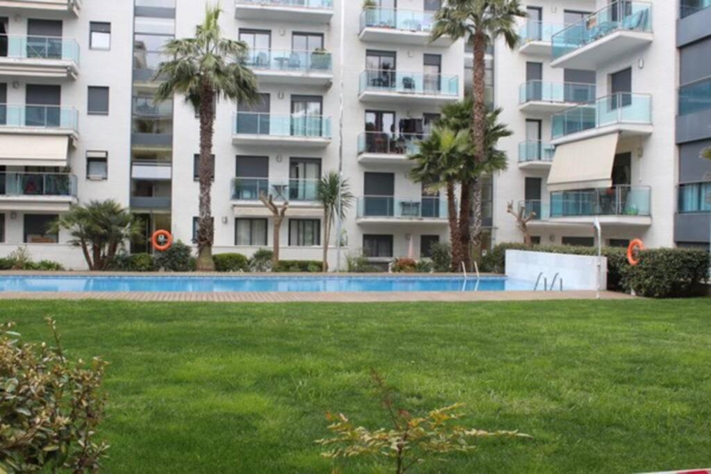 Apartamento Con Piscina Y Parking En Lloret De Mar Apartment ภายนอก รูปภาพ