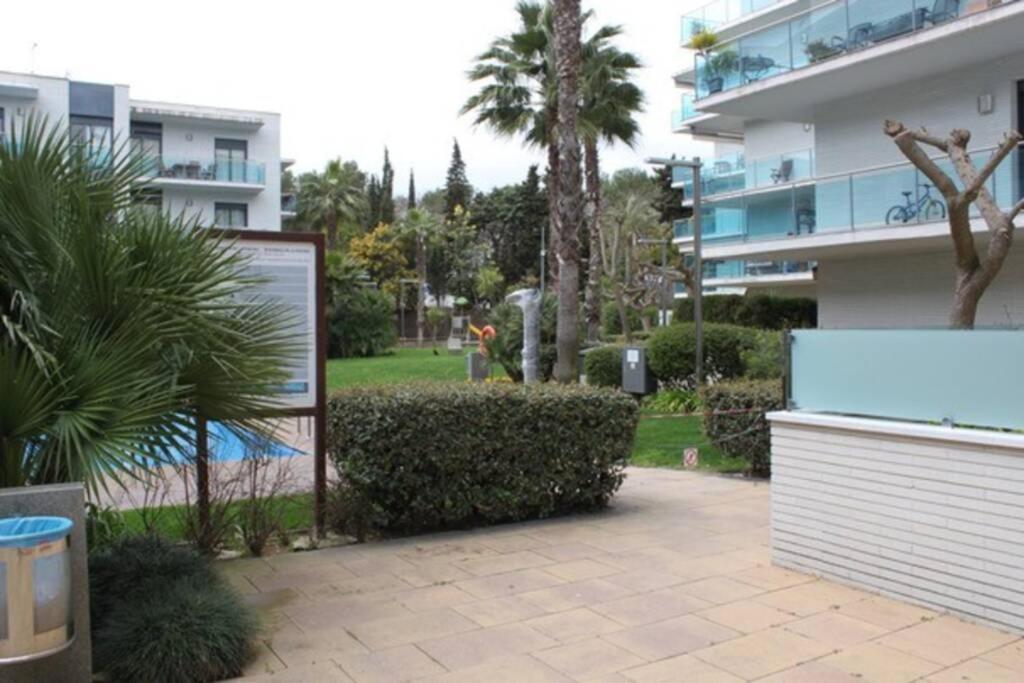 Apartamento Con Piscina Y Parking En Lloret De Mar Apartment ภายนอก รูปภาพ